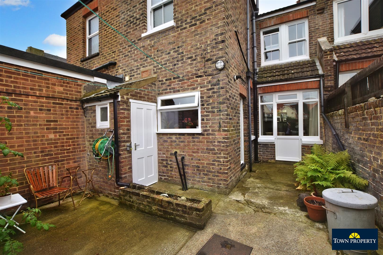 Property Details for Green Street Eastbourne East Sussex BN21 1RN